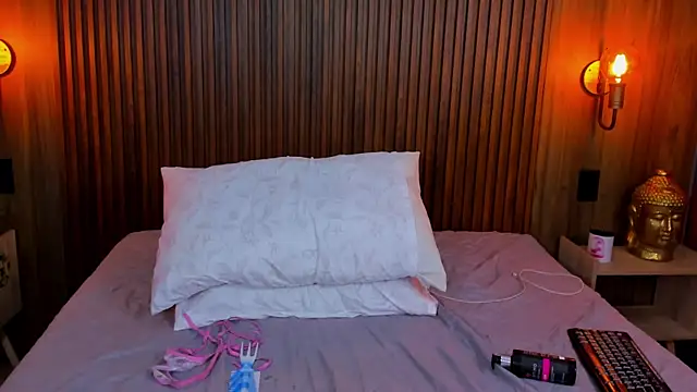 sophiebuitrago (F teen) - spit and suck your tits