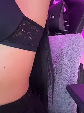 Naho_19 live cam on StripChat