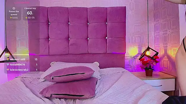 Karla_Mazuera live cam on StripChat