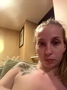 Mrs_Mr_007 webcam