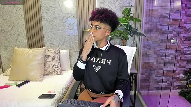 LuciaWallace webcam