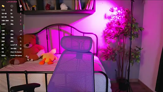 Emma_Lirys webcam