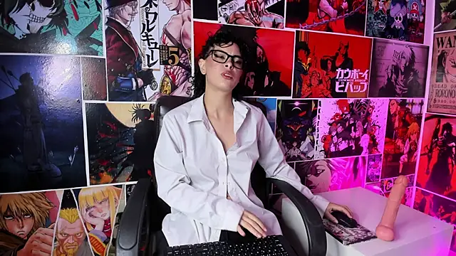 AliceMadnes webcam