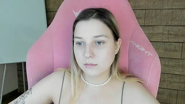 TinnaBurton webcam