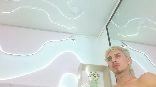 dannthestiff - DanntheStiff's free webcam - UK Sex Cams