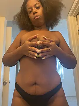 mochaamor live cam on StripChat