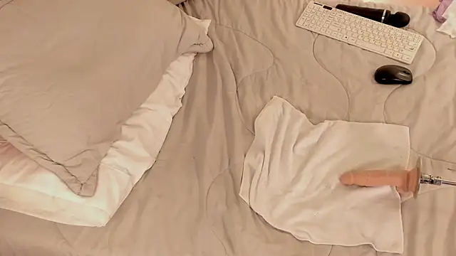 zoe_mon webcam