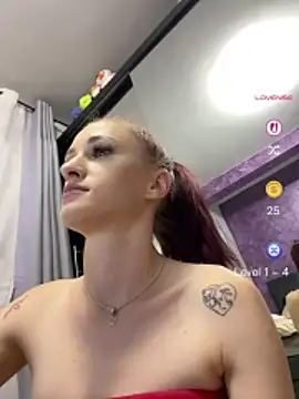 Roxyfoxyyy webcam