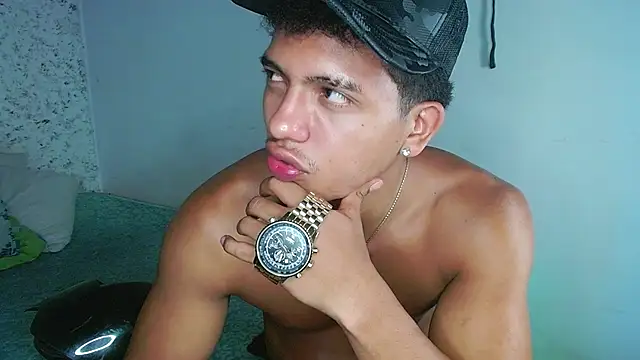 tonydesire_ webcam