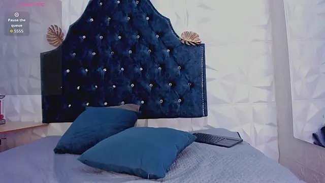 Chloe_moon1 webcam