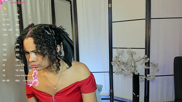 Emmaray33 webcam