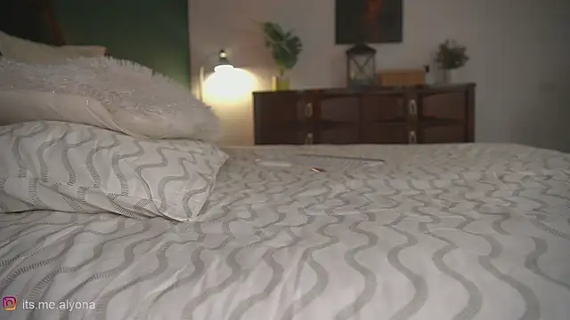 Alyonaqueen_ webcam