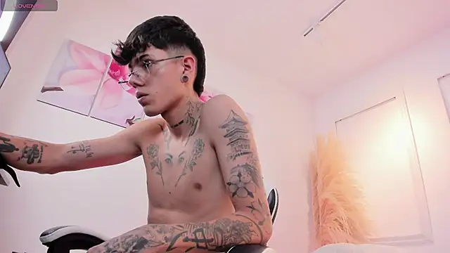 Tommy_valverde Live Web Cam Show