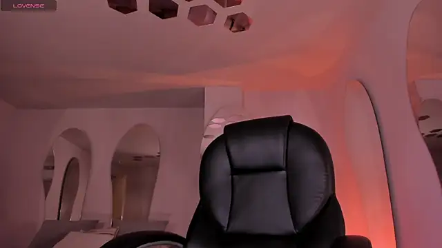 MiaFarrell_ webcam