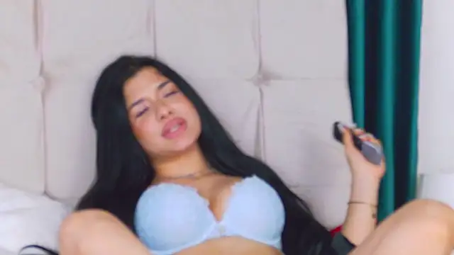 MissNaomiBelle webcam