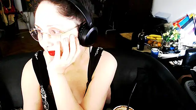 imperatriza - Imperatriza's free webcam - UK Sex Cams