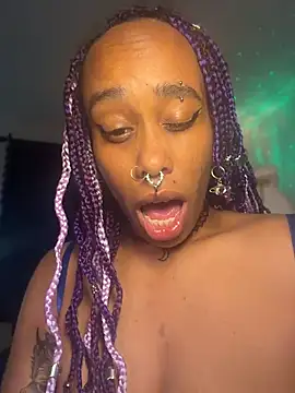 Lunalovesyou8 webcam