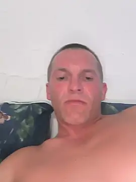 AttractiveSilk5 live cam on StripChat