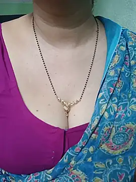 Rosy-B live sex cam
