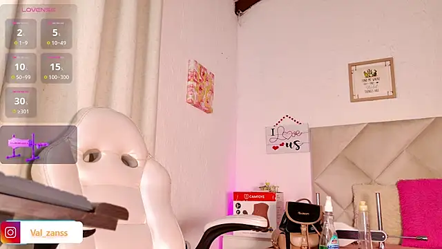 Petite_yisell webcam