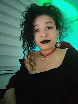 Miss_Carmilla webcam