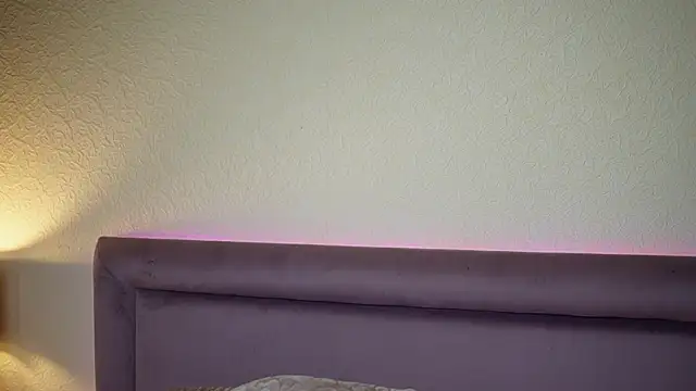 JoelleApril webcam