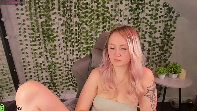 Jooyce_Howward webcam