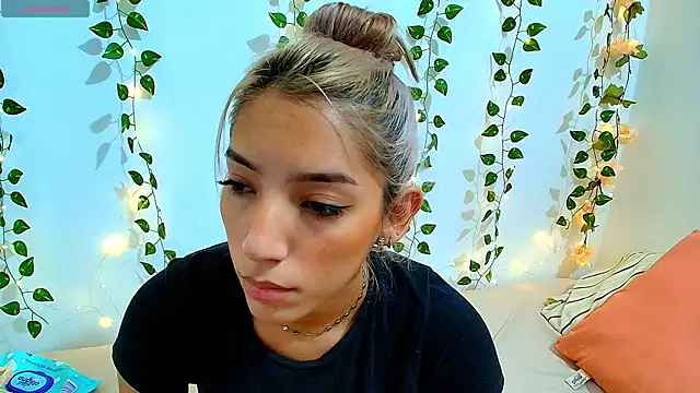 Petite_blossom4 webcam
