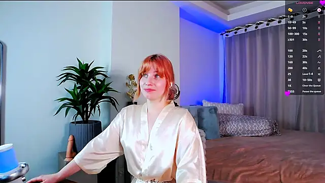 MinaGloww webcam
