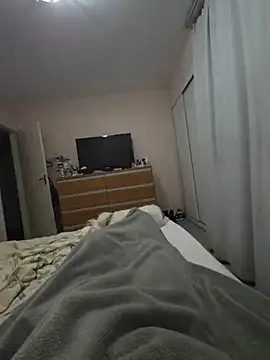 MysterBearMG Live Web Cam Show