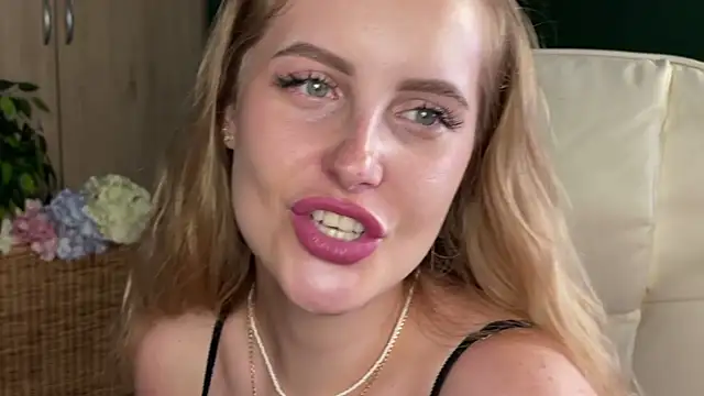 _Anita_Blair_ webcam