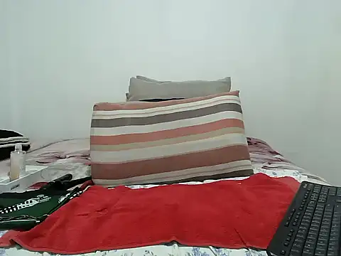 CreamBum1xx webcam