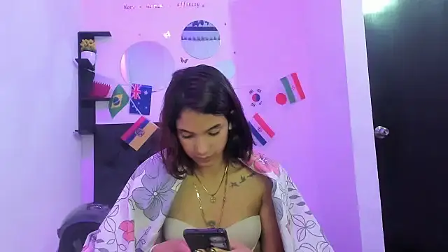 sapphire_brown20 - Sapphire_brown20's free webcam - UK Sex Cams