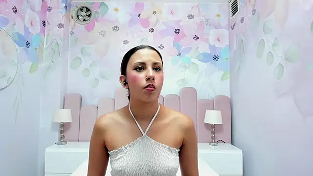 Miabloom19_ webcam