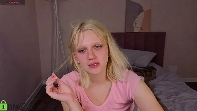 Lilly_Jhonass webcam