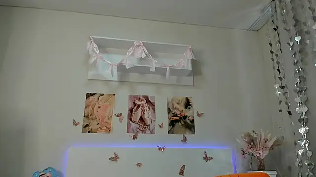 Milly_Lane webcam