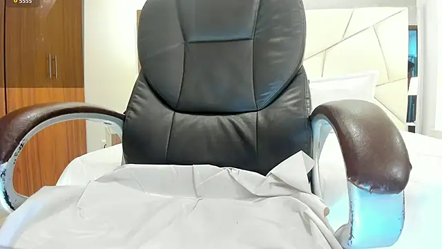 Natasha_Kiim_ webcam