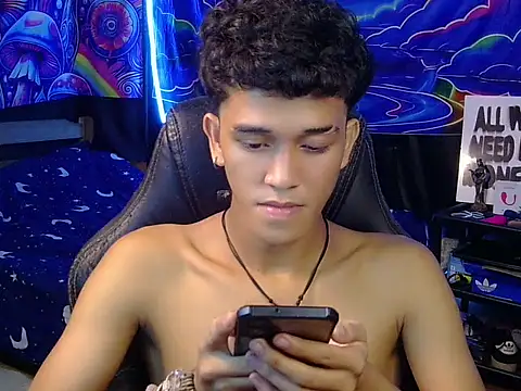 hugekenbigcock webcam