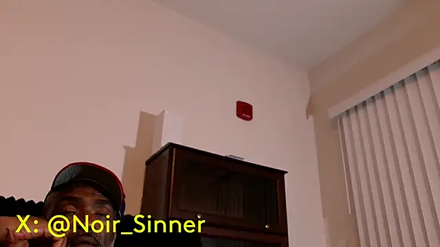 sinnernoir (M mature) - stroke. close up