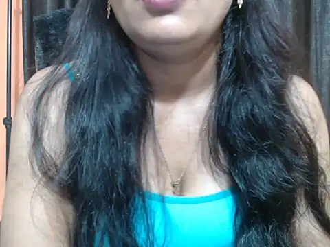 Kudi_Kiyara live cam on StripChat