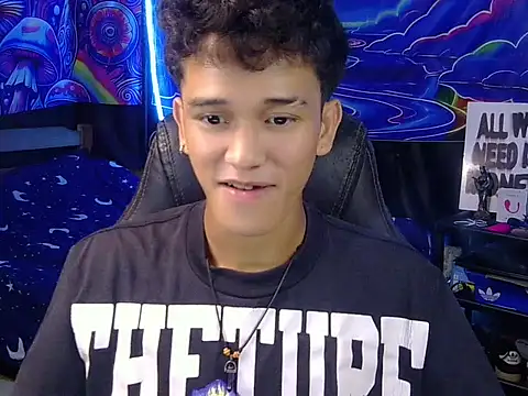 hugekenbigcock webcam