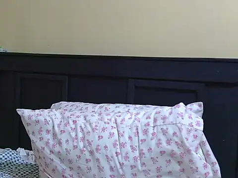 kinkydolll live cam on StripChat