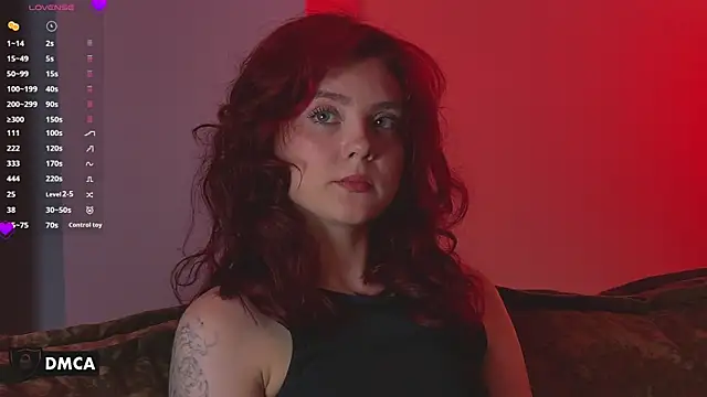 Nora__Ray webcam