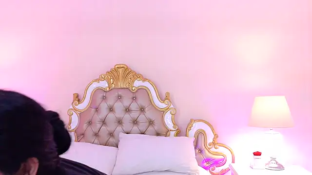 AryCorinne live cam on StripChat