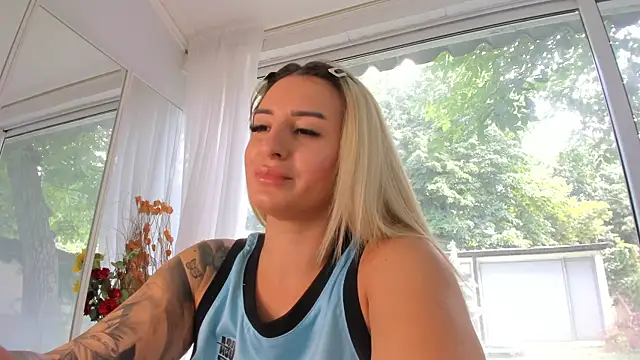Ella_Vee live cam on StripChat