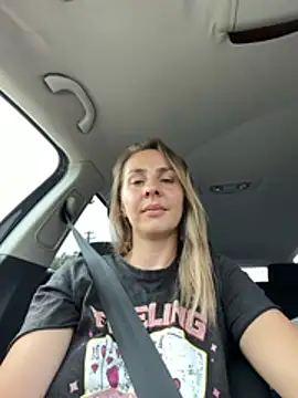 HornyNalia webcam