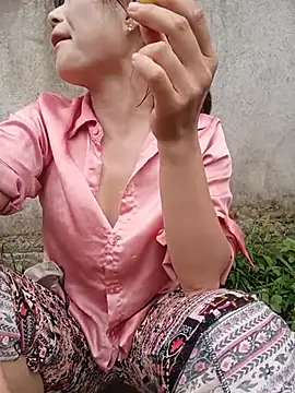 Linda-yiyi webcam