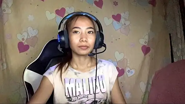 PiaSwida live cam on StripChat