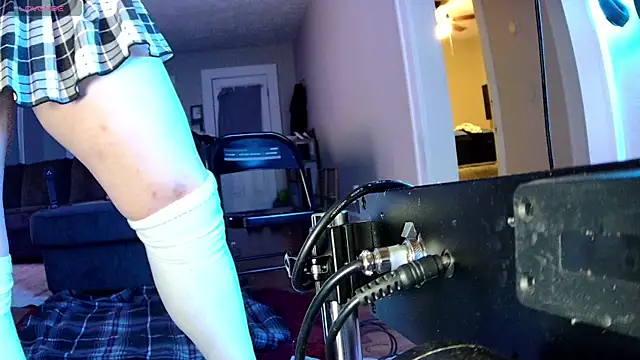 famousALYX webcam