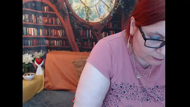 PlayfullMature webcam